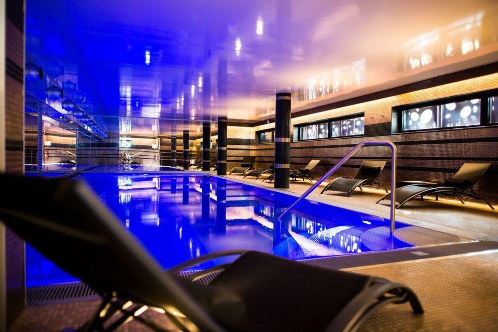 L'Hermitage Gantois, Autograph Collection Lille Eksteriør bilde The swimming pool at the hotel